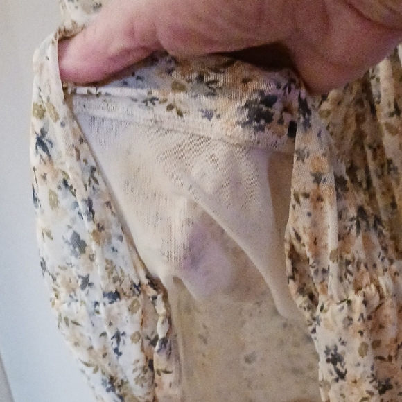 Torrid Beige Floral Ruched Top - Picture 3 of 5
